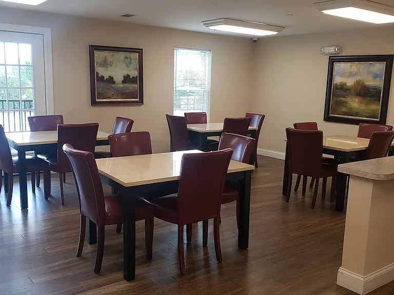 Crescent Villas — Photo 3