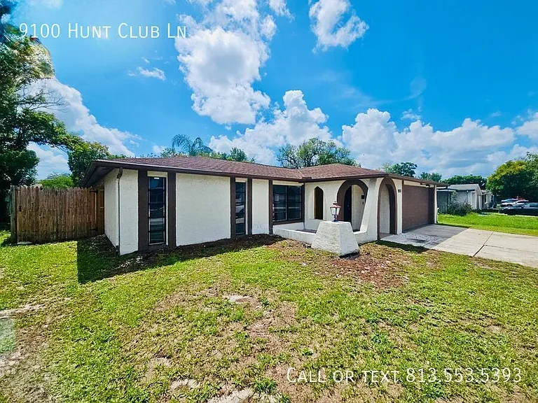 9100 Hunt Club Ln — Photo 2