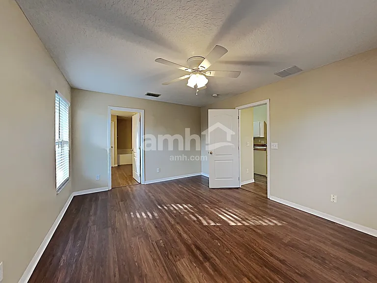 660 Winding Lake Dr — Photo 8