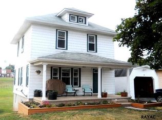 2 Locust Ln, Dover, PA 17315