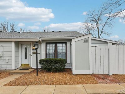 2467 Forest Shadows Dr, Saint Louis, MO, 63136
