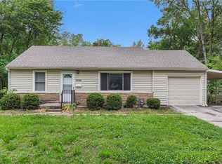 10106 Hillcrest Rd, Kansas City, MO 64137