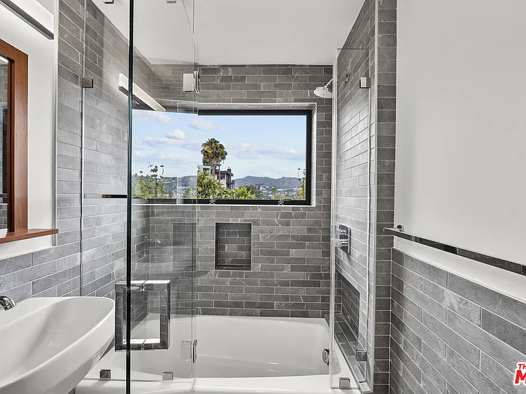 2388 Lyric Ave — Photo 26