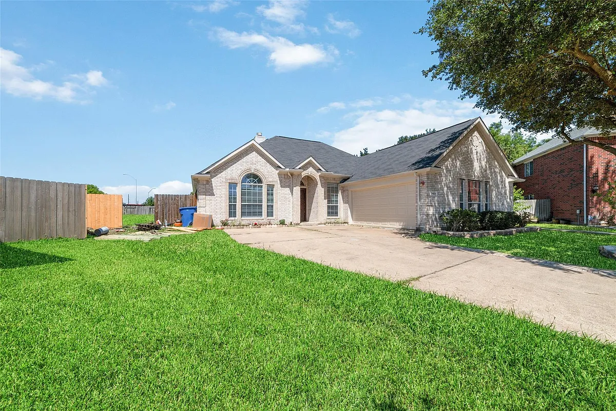Building Photo - 8503 Ivanhoe Springs Dr
