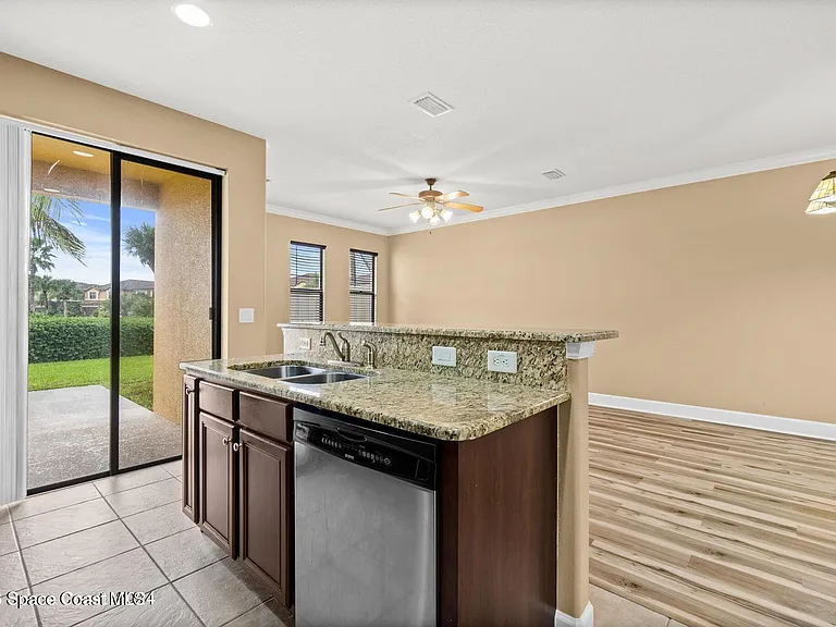 765 Ventura Dr — Photo 10