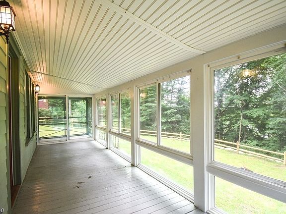 5th image of 60 Walnut Ave