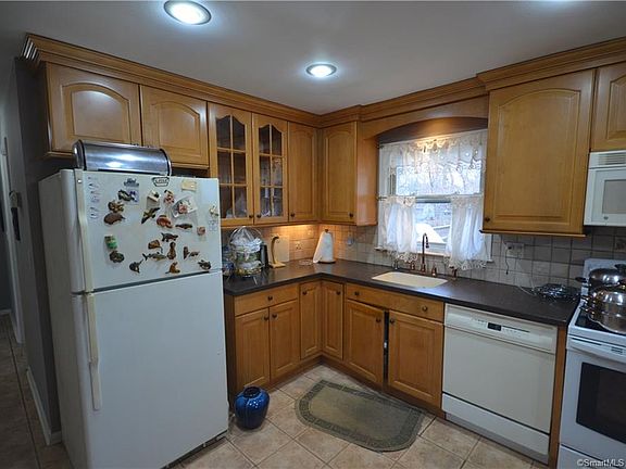 5th image of 504 Amsterdam Ave