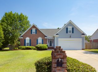 218 Larchmont Rd, Fayetteville, NC 28311