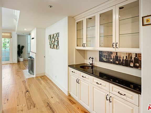 5th image of 575 S Barrington Ave APT 305