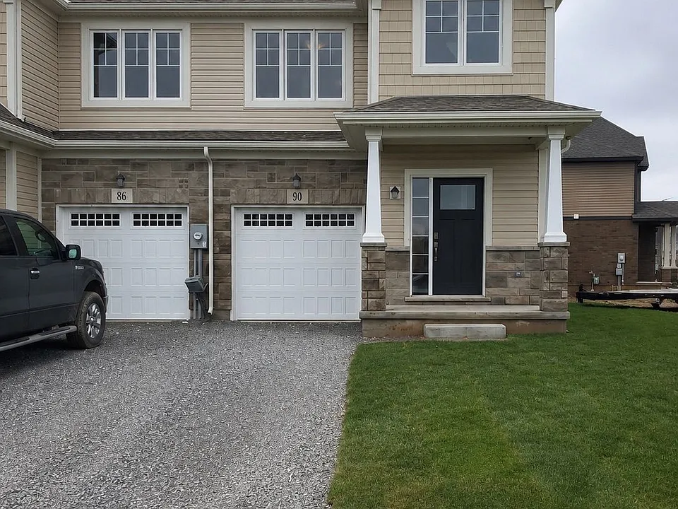 90 Alicia Cres