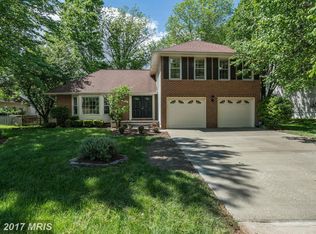 13 N Lowery Ct, Sterling, VA 20165