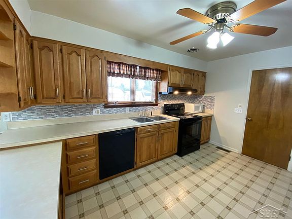 2nd image of 1361 Dover Pl