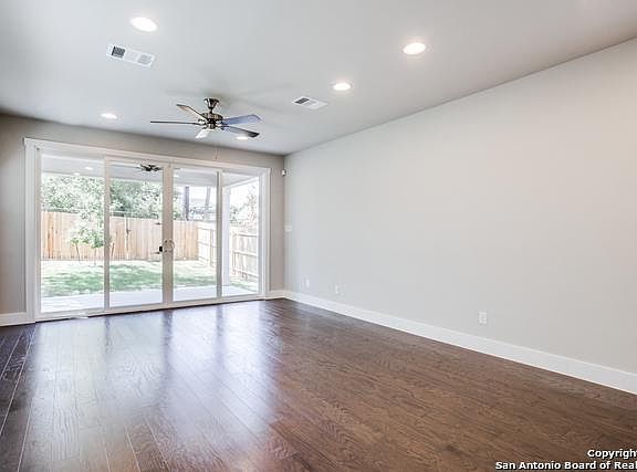 5th image of 422 Natalen Ave
