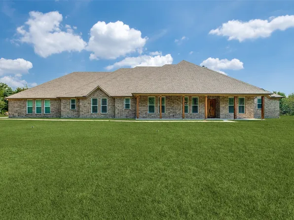 643 County Road 2255, Telephone, TX 75488