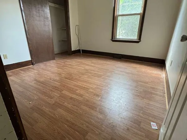 432 Park Ave APT 1, Woonsocket, RI 02895