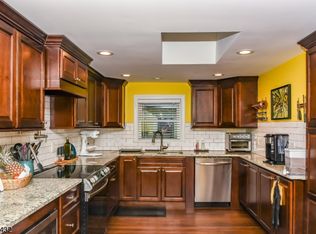 43 Valley View Ave, Randolph, NJ 07869