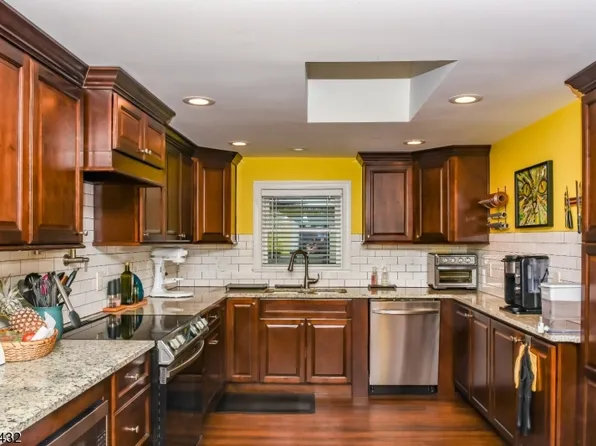 43 Valley View Ave, Randolph Twp., NJ 07869