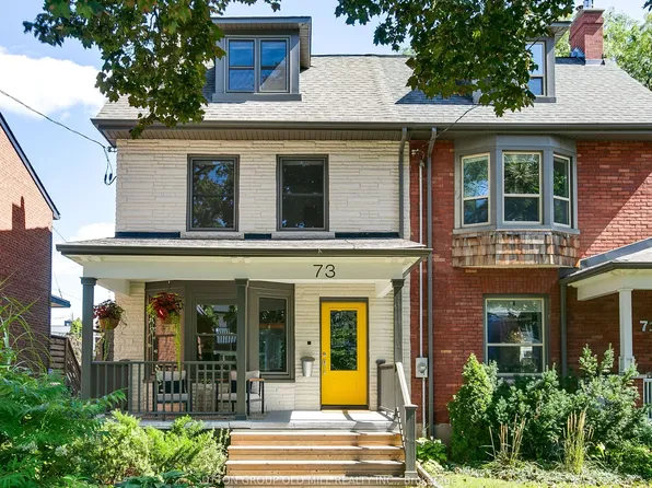 73 Laws St, Toronto, ON M6P 2Y8