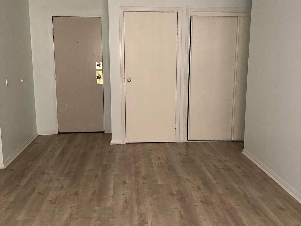 2nd image of 920 S Hobart Blvd APT 408