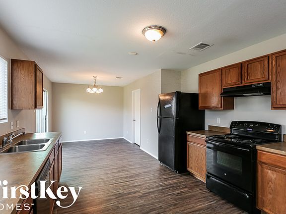 4th image of 348 Blairwood Dr