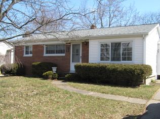 2085 Deerfield Dr, Flint, MI 48532