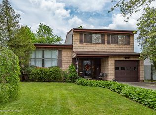 20 Carole Pl, Old Bridge, NJ 08857