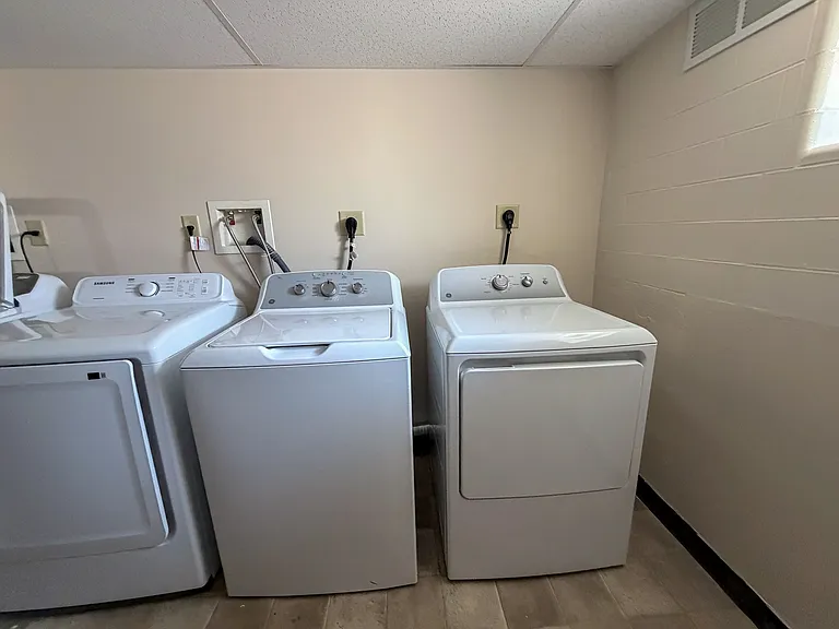 100 Sheridan Ave #1 — Photo 27