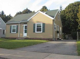 36 Traver Cir, Rochester, NY 14609