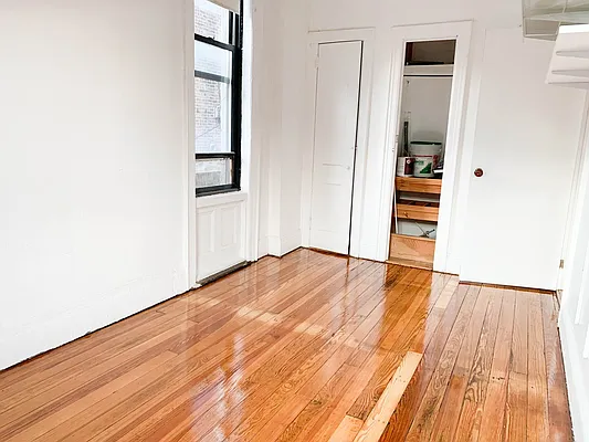 Rented by Ulas Real Estates Inc | media 4