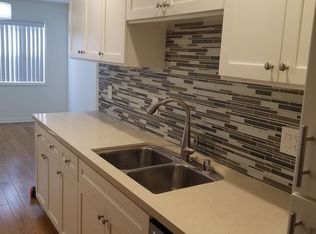 6637 Springpark Ave APT 02, Los Angeles, CA 90056
