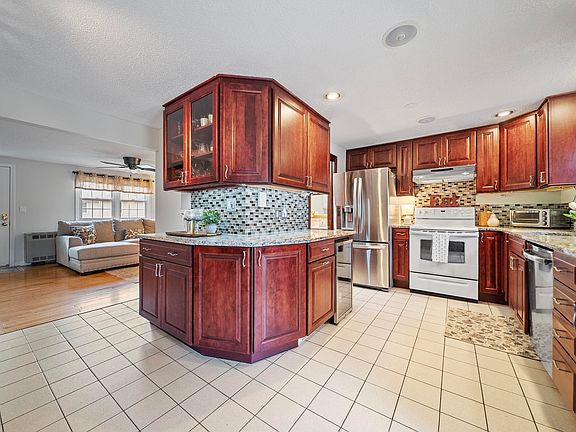 5th image of 35 Olde Country Village #35