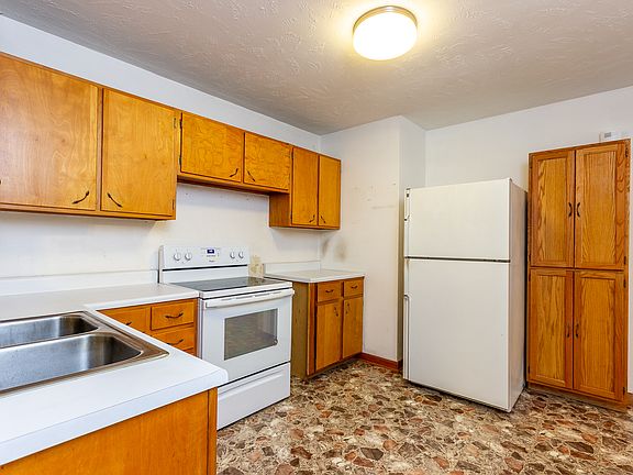 Range/Oven 3 yrs old