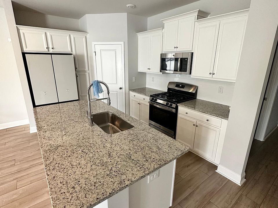 1st image of 2505 Blue Crane Cir #102