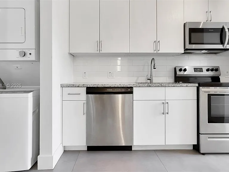 1536 NW 15th Ave #301 — Photo 9