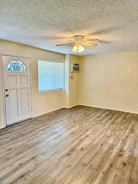 2 bed, 720 sqft, $2,295 — Photo 2