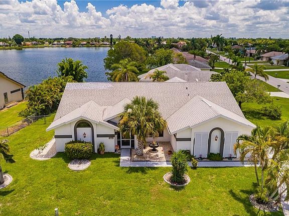 2nd image of 333 SE 18th Ave