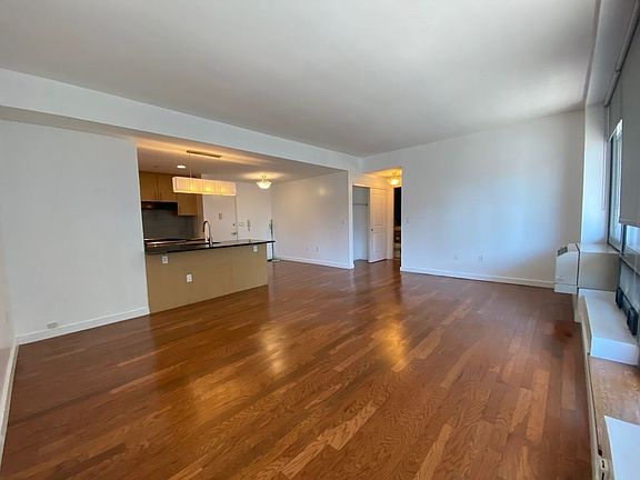 3rd image of 48-15 11th St #3CX