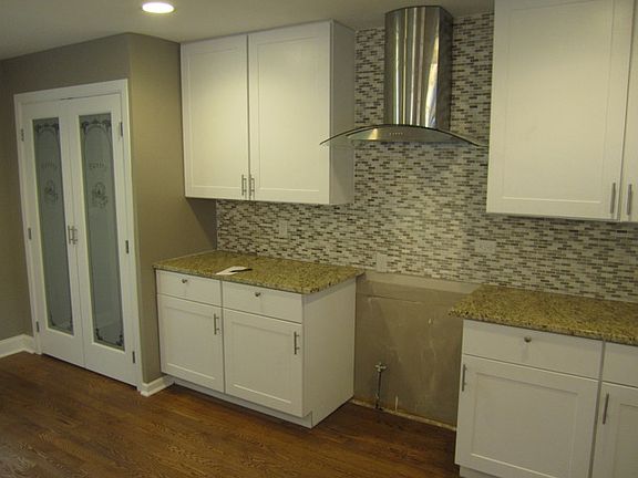 5th image of 1100 Barberry Ct