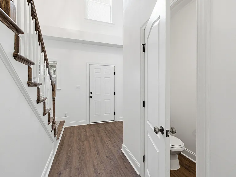 8017 Battle St — Photo 3