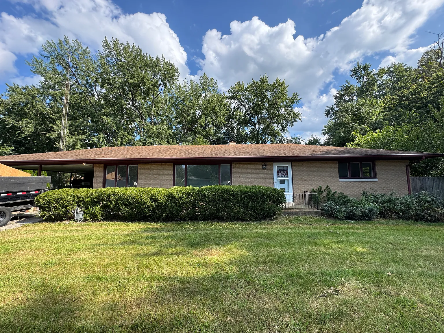 3 bed, 1.5 bath, 1804 sqft, $1,800 — Photo 2