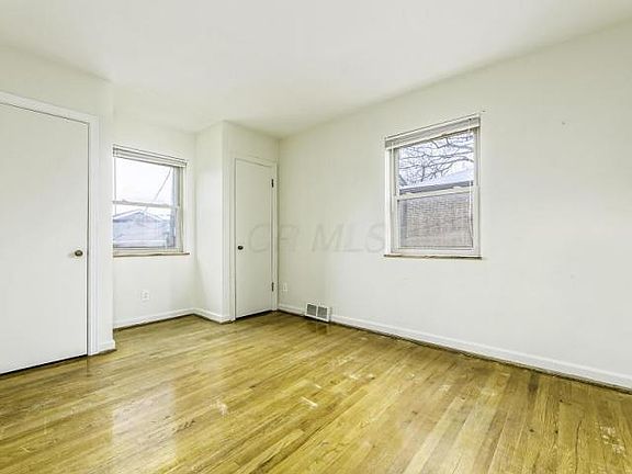 3rd image of 1629 Grandview Ave #B