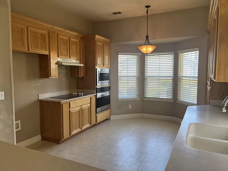 3200 Allan Adale Dr — Photo 3