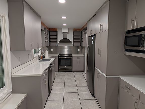 5th image of 514 Morreene Rd