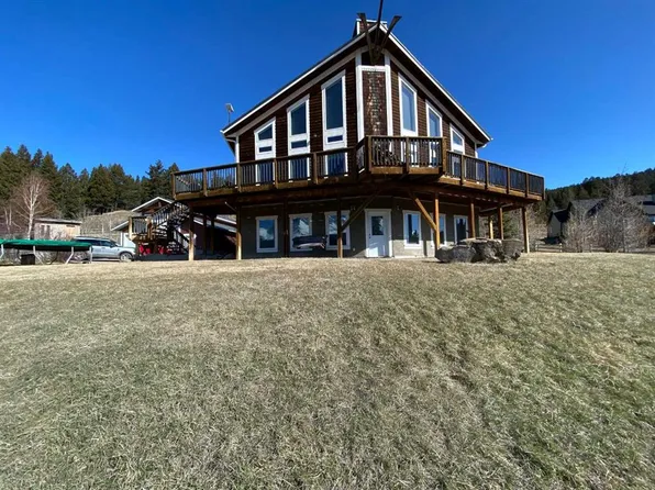 5302 S 19th Ave, Crowsnest Pass, AB T0K 0M0
