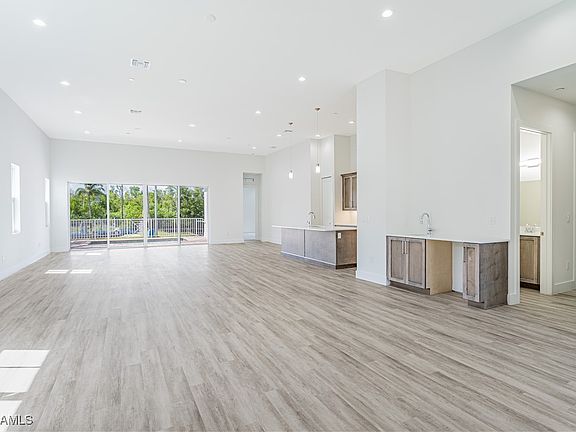 4th image of 5810 Shell Cove Dr #124