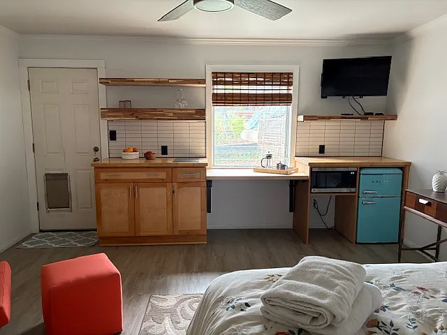1 bed, 350 sqft, $1,650 — Photo 1