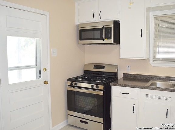 4th image of 302 Prestwick Blvd