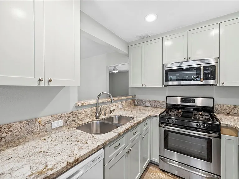 280 Aster St #1 — Photo 5