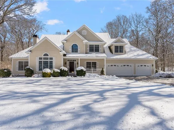 40 Hill Dr, East Greenwich, RI 02818