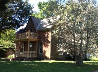 5222 N. Wood River Rd., Claremont, IL 62421